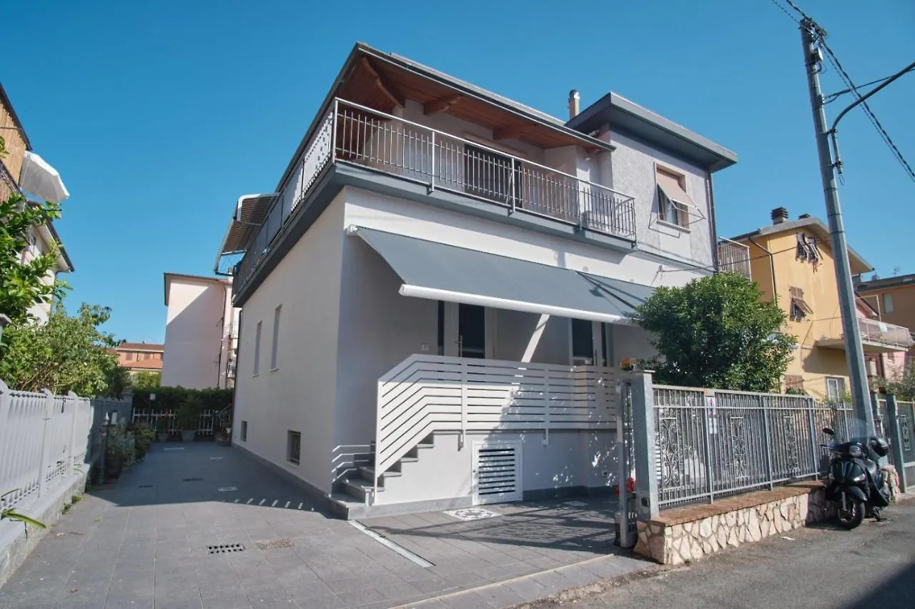 Casa Maluna La Spezia Guest house